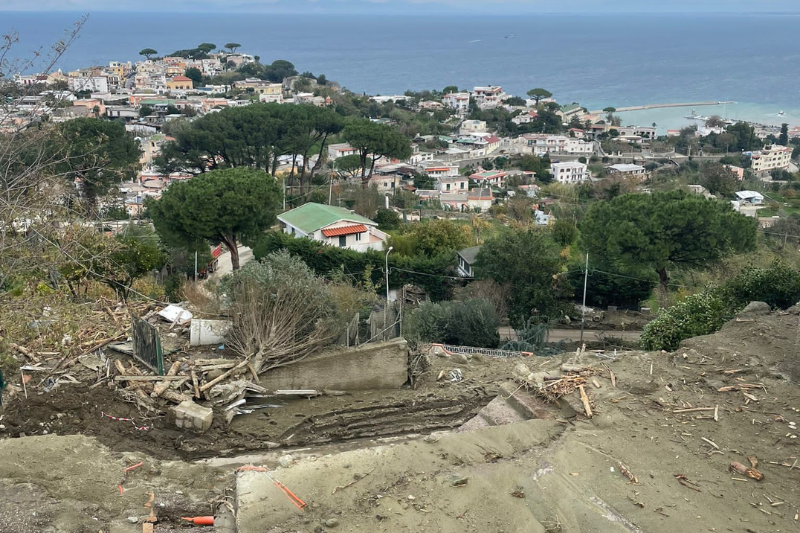 Emergenza Ischia: un particolare dei danni causati della frana