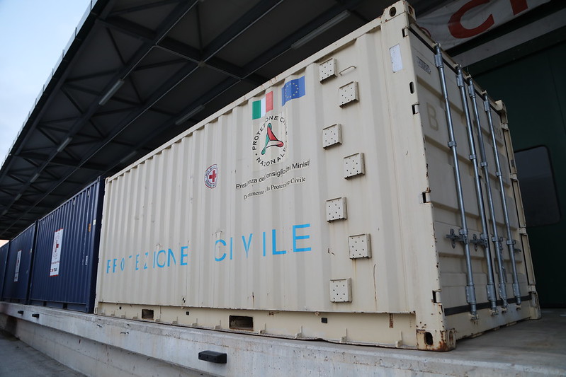 Avezzano, 1 marzo 2022 - Container con 200 tende da campo in partenza dal polo logistico di Avezzano per la Polonia, in direzione del centro individuato per la raccolta degli aiuti umanitari alla popolazione ucraina