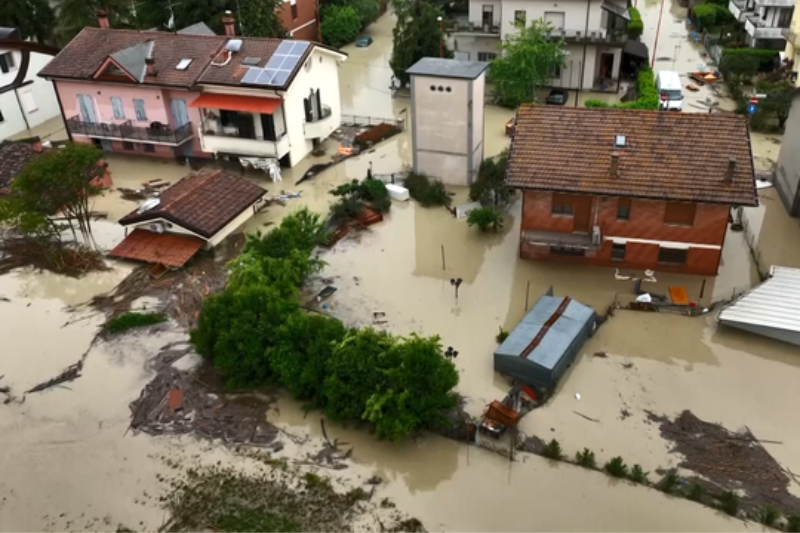 Sezione Emergenza Emilia Romagna: gli allagamenti tra le abitazioni di una delle aree colpite