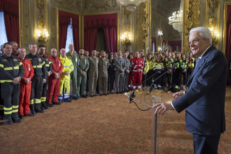 Roma, 29 marzo 2017 - Il Presidente Sergio Mattarella incontra una delegazione del Servizio Nazionale della Protezione Civile dopo le operazioni di soccorso a Rigopiano